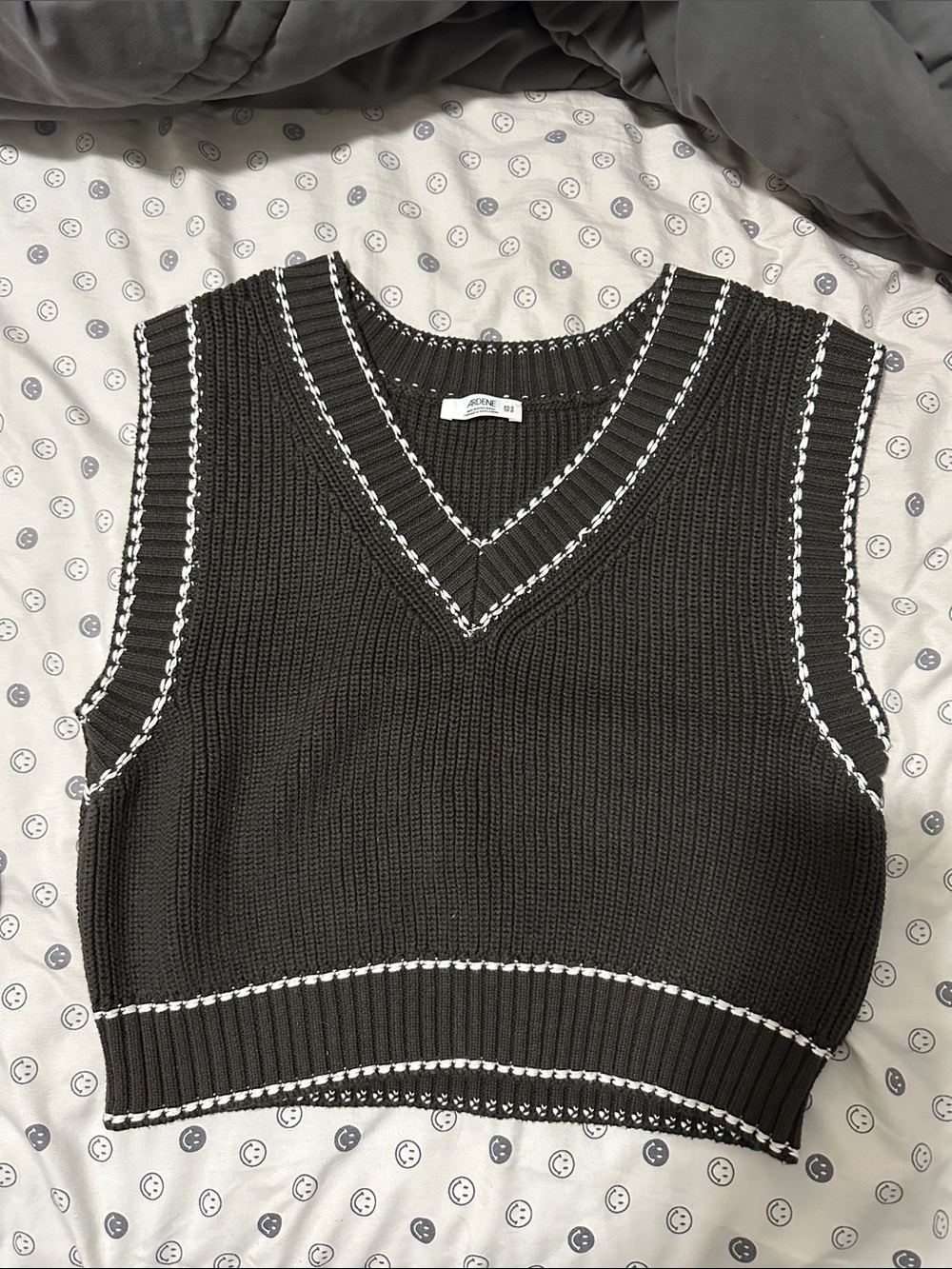 Brown Knit V-Neck Cropped Sweater Vest with White Trim